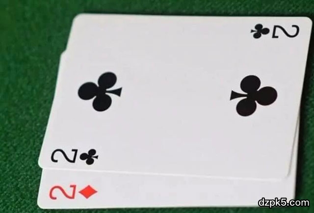 德州扑克翻牌拿着小于牌面的“低对”怎么玩?