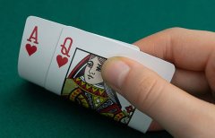 德州扑克常规桌同花AQ怎么玩？翻前策略及翻后技